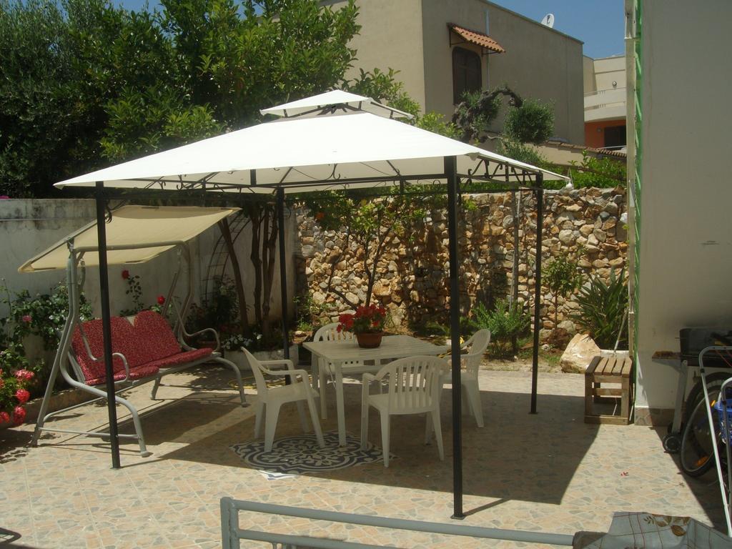 Villino Claudia 30 Mt Mare Villa Порто Чезарео Стая снимка