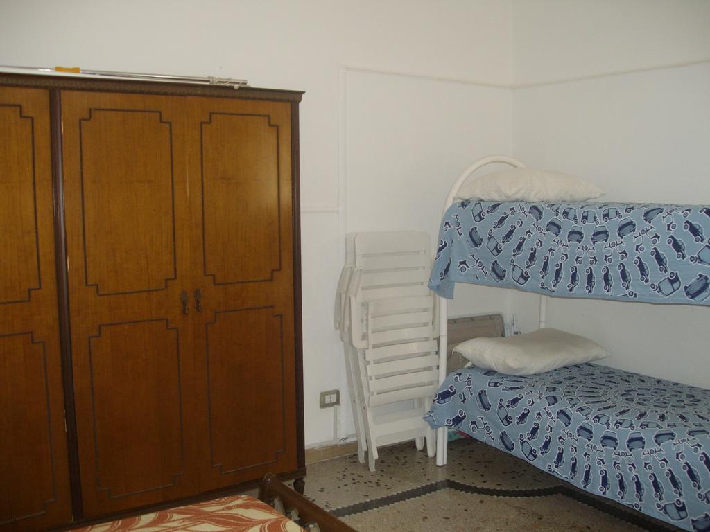 Villino Claudia 30 Mt Mare Villa Порто Чезарео Стая снимка