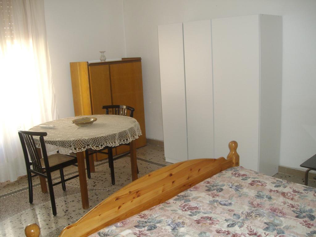 Villino Claudia 30 Mt Mare Villa Порто Чезарео Стая снимка